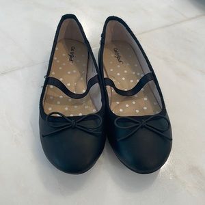 Black ballet flats